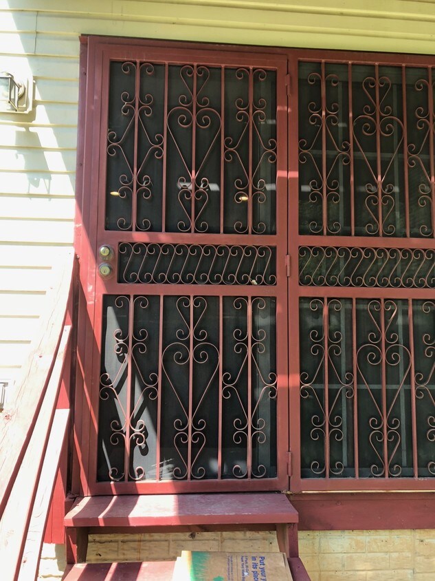 Primary Photo - 2742 Knox Terrace SE