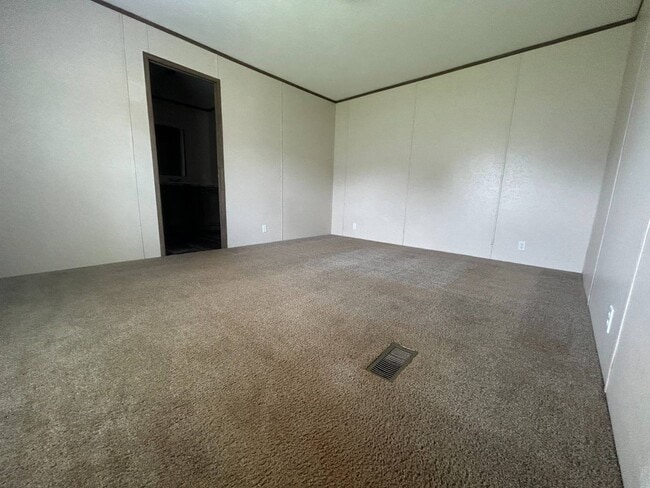 Building Photo - 575 Payne Creek Est