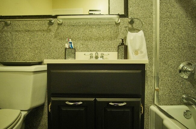 Foto del edificio - 6301 N Sheridan Rd