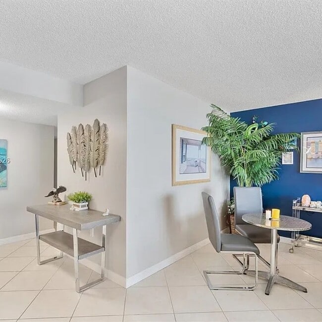 Building Photo - 18031 Biscayne Blvd