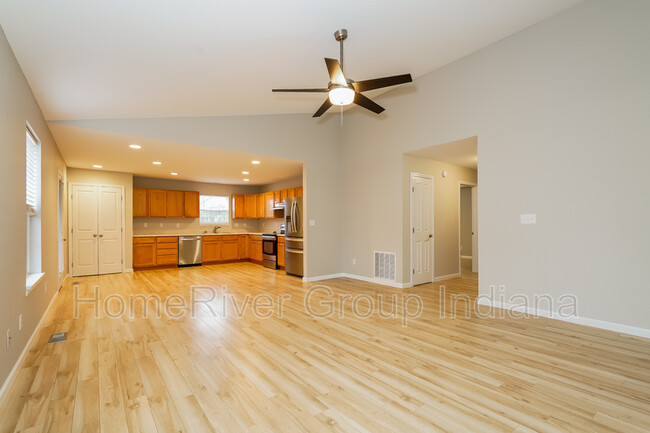 Building Photo - 5525 Bracken Cir