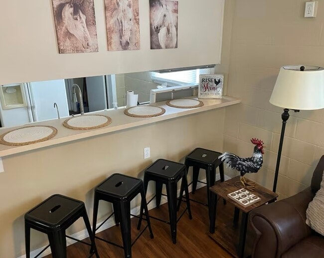 Building Photo - 2317 SW 2nd St