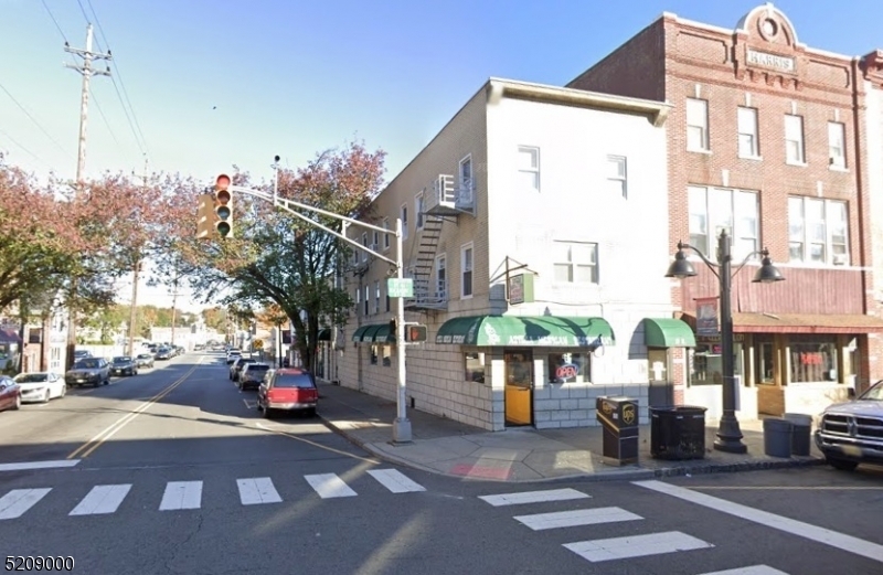 Primary Photo - 17 E Blackwell St