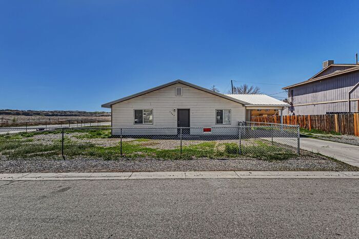 For Rent – Spacious 3 Bed / 2 Bath Duplex - For Rent – Spacious 3 Bed / 2 Bath Duplex