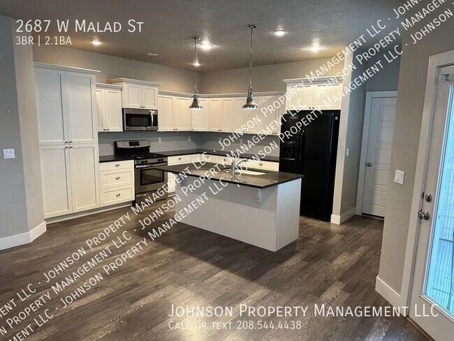 Foto del edificio - 2687 W Malad St
