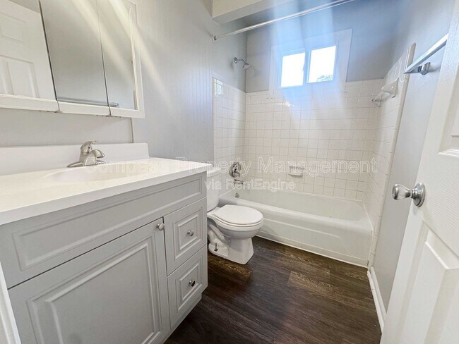 Foto del edificio - 5886 Christie Ave SE