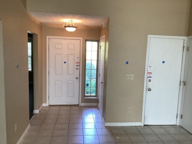 Building Photo - 3155 Terra Dr