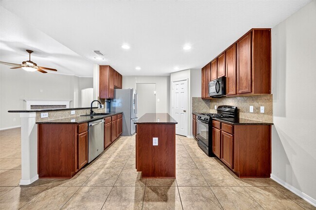 Foto del edificio - 18631 Cypress Lake Village Dr