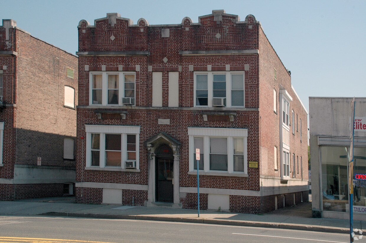 Foto principal - 408-417 River St