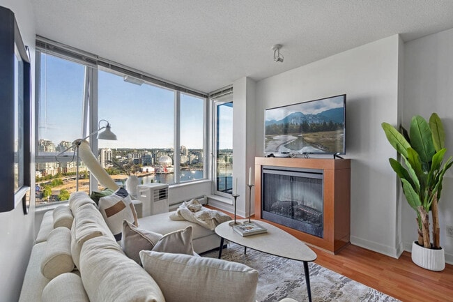 Building Photo - 688 Abbott St