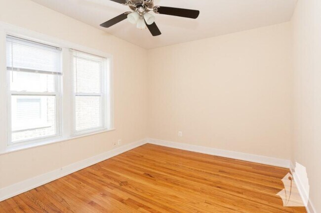 Foto del edificio - 2 bedroom in Chicago IL 60640