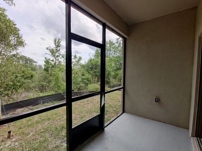 Foto del edificio - 23270 Willow Glen Way