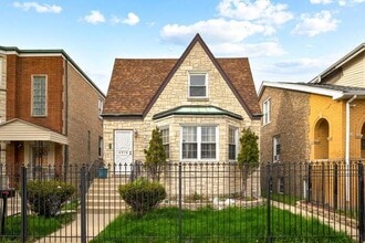 Building Photo - 4918 W Altgeld St