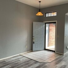 Building Photo - 7741 Doris Dr