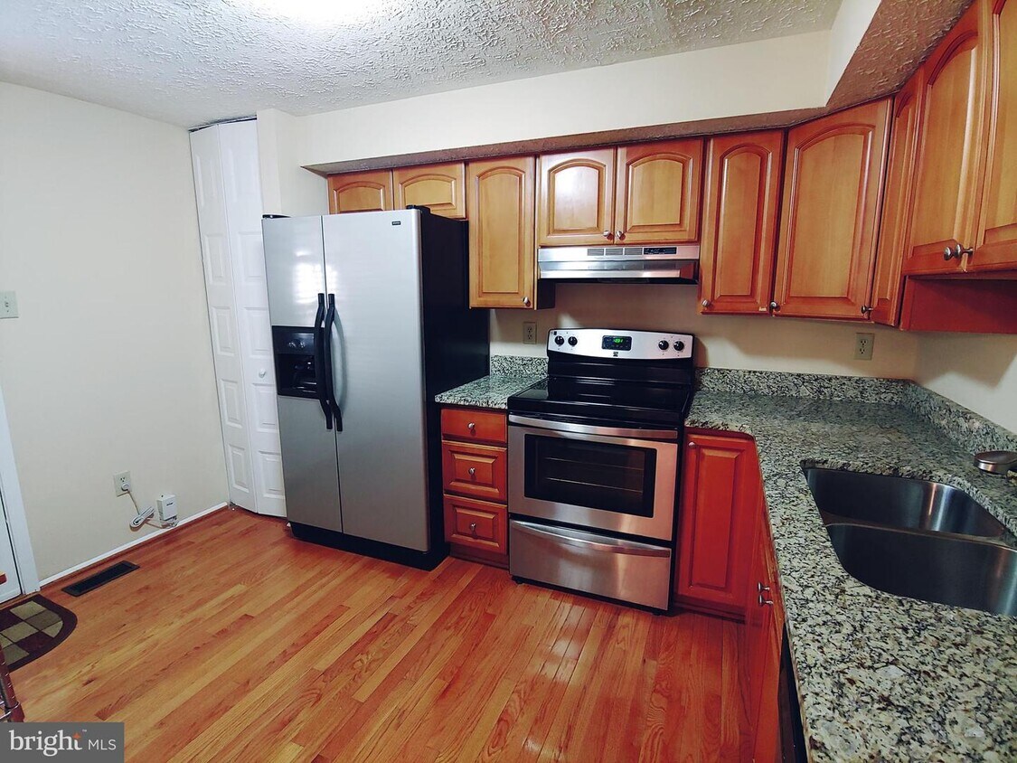 Primary Photo - 4600 Brentleigh Ct