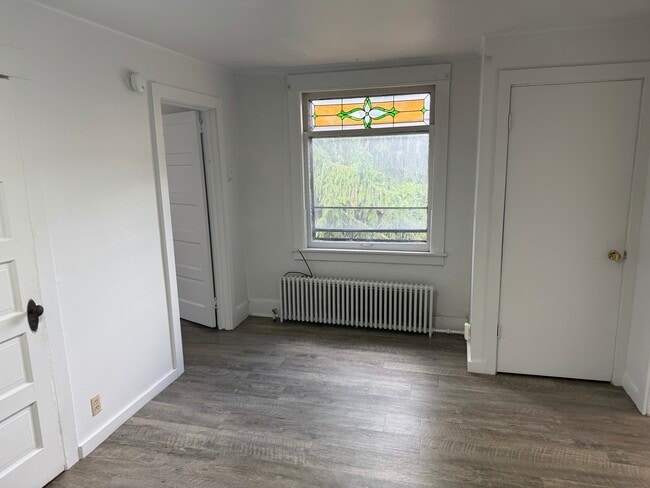 Building Photo - 1053 Danby Rd