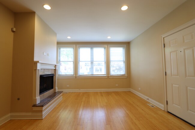 Foto del edificio - 2425 W Arthington St