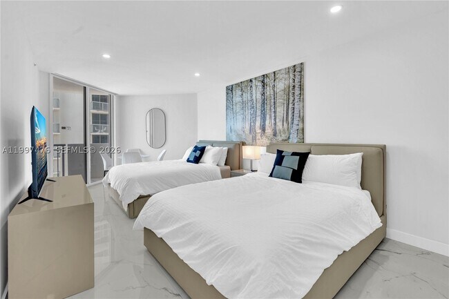 Foto del edificio - 17375 Collins Ave