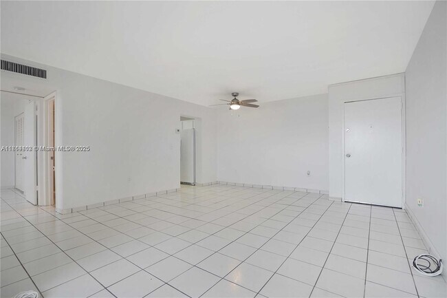 Foto del edificio - 750 NW 43rd Ave