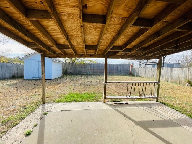 Building Photo - Current remolded home in Union School District