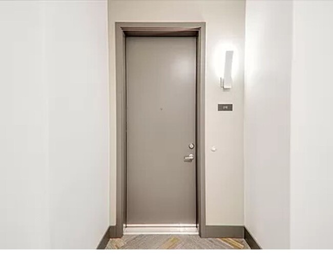 Building Photo - $4000 - THE MOST GORGEOUS THREE BEDROOM HO...