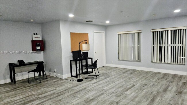 Foto del edificio - 2953 NW 10th Ct