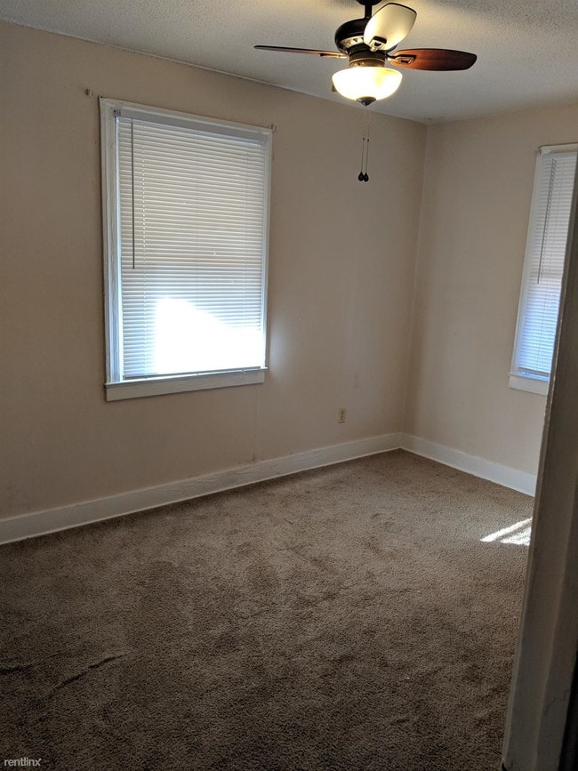 Building Photo - 2 br, 1 bath House - 2125 Kennedy Dr