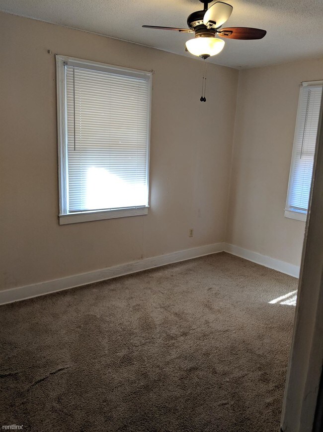 Foto del edificio - 2 br, 1 bath House - 2125 Kennedy Dr