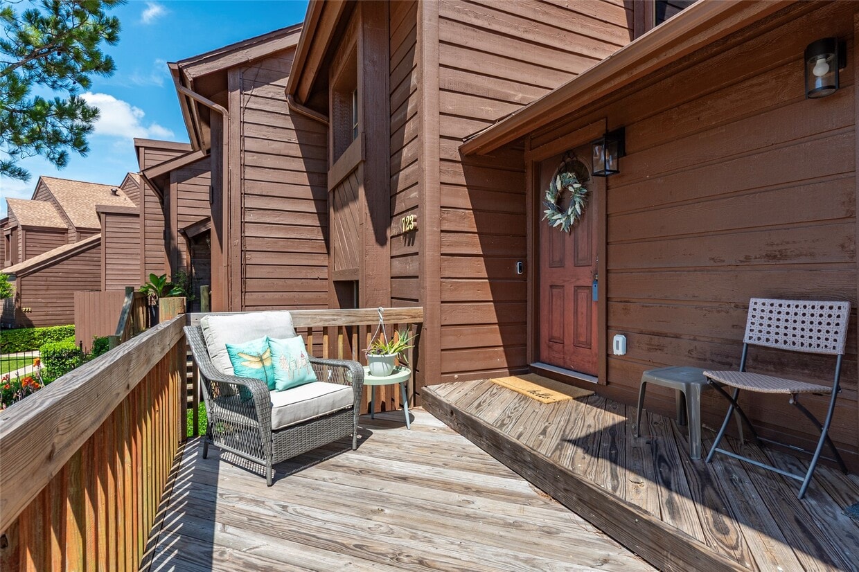 Foto principal - 723 Davis Rd