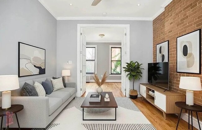 Building Photo - 248 Mott St