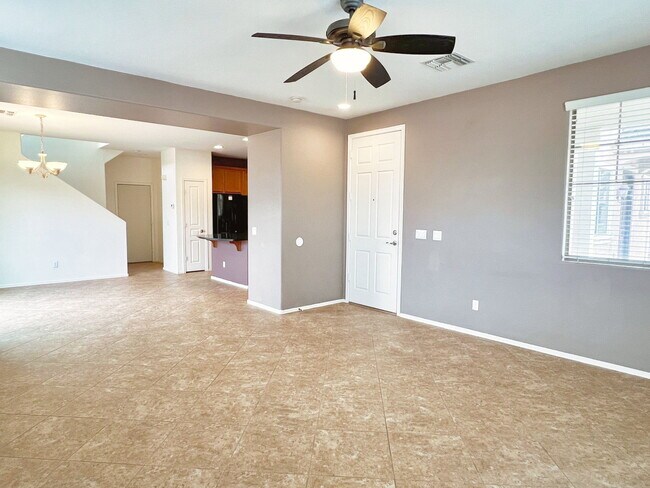 Building Photo - 113 E Palomino Dr