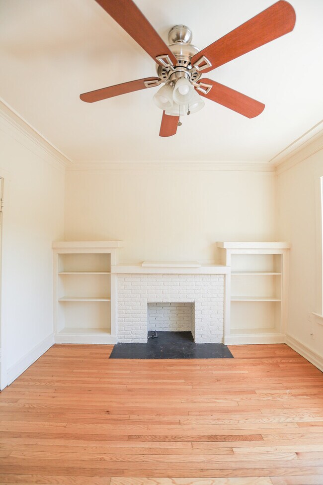 Foto del edificio - 1250 W Montrose Ave