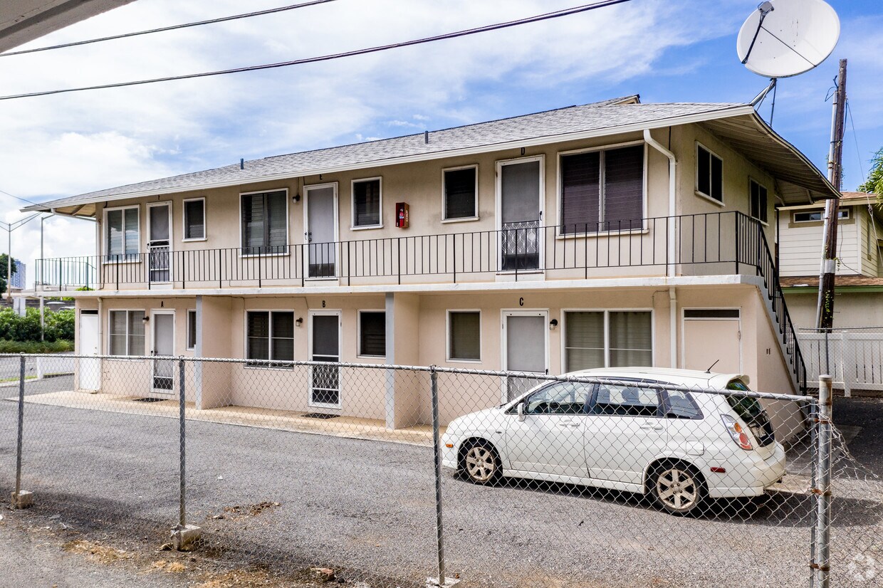 Rear Area - 1328 Lunalilo St