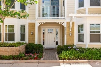 Building Photo - 7726 Ivanhoe Ave