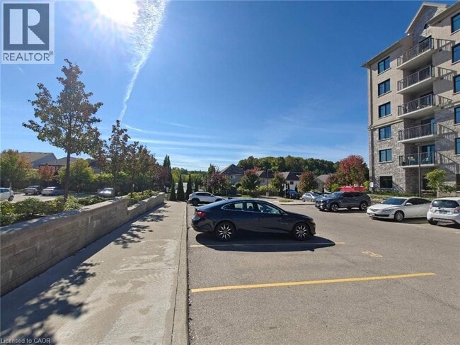 Building Photo - 776 Laurelwood Dr