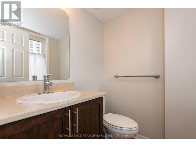Building Photo - 657-657 Reardon Private