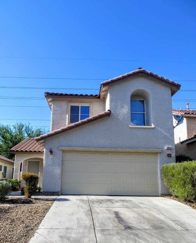 Foto principal - Nice 3 Bedroom 2.5 Bath Home in East LV