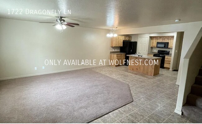 Building Photo - Beautiful 3 Bed Spanish Fork Townhome! No ...