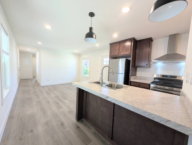 Foto del edificio - 400 Sulphur Bank Dr