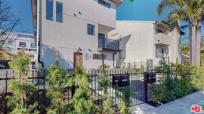 Building Photo - 11619 Ayres Ave