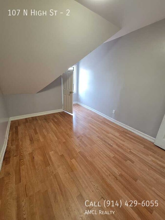 Photo - 107 N High St-2