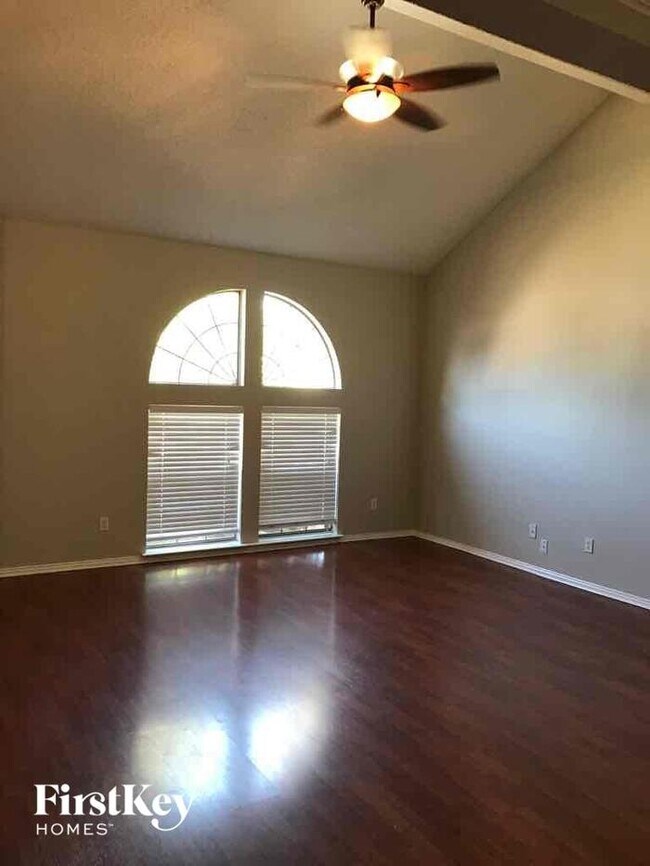 Building Photo - 5902 Silverpoint Ct