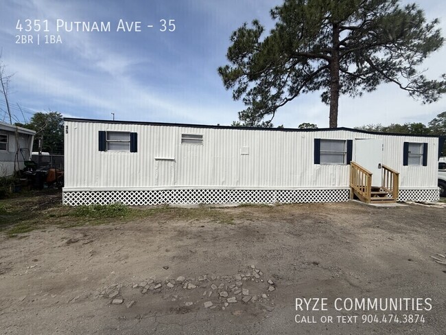 Building Photo - 4351 Putnam Ave