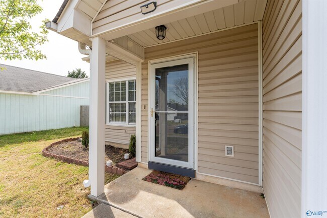 Foto del edificio - 113 N W Sugar Bluff Ln