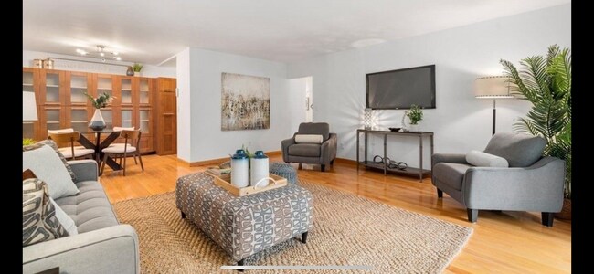 Foto del edificio - 50-56 Broadlawn Park