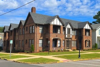 Building Photo - 721 20th Ave