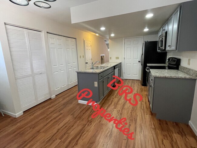 Foto del edificio - 250 Beacon Ct