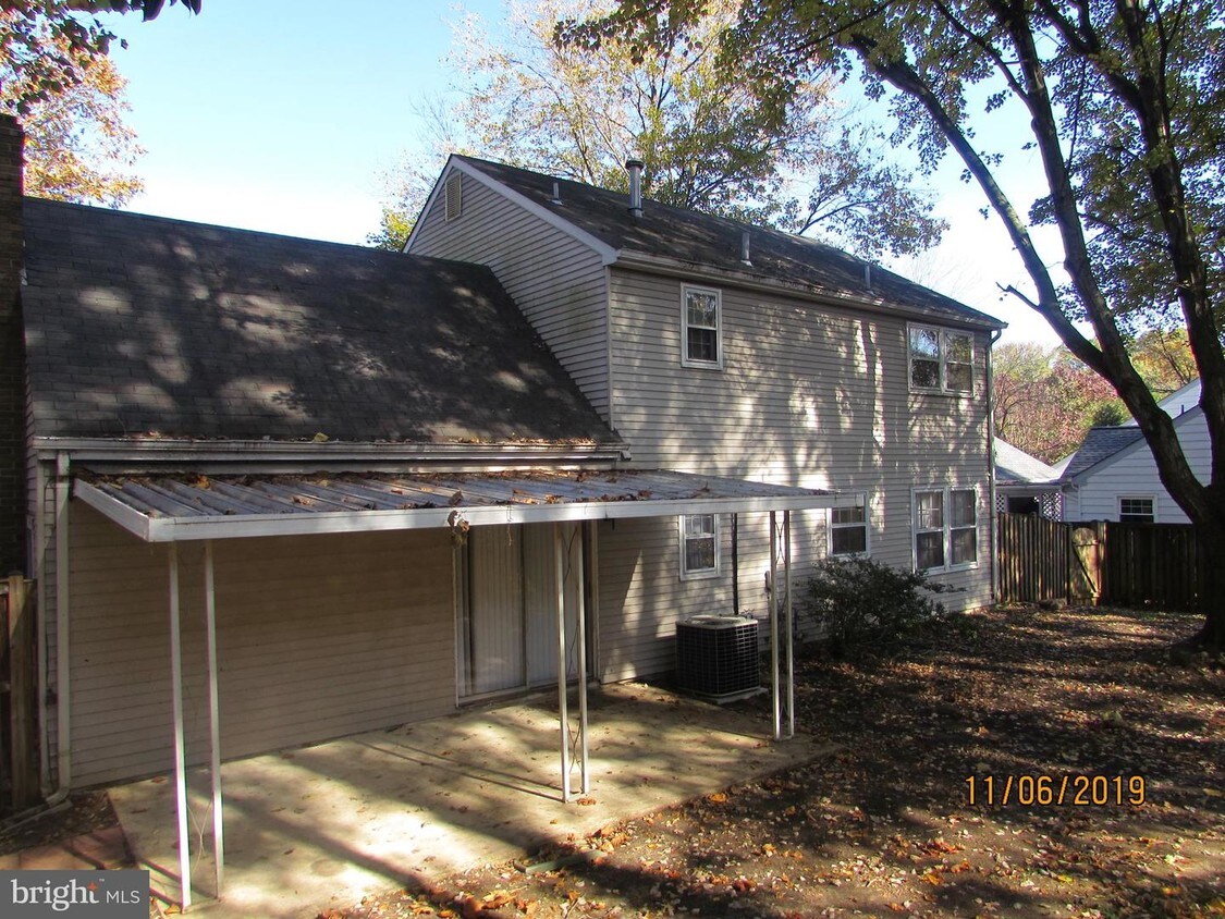 Primary Photo - 1469 Crofton Pkwy