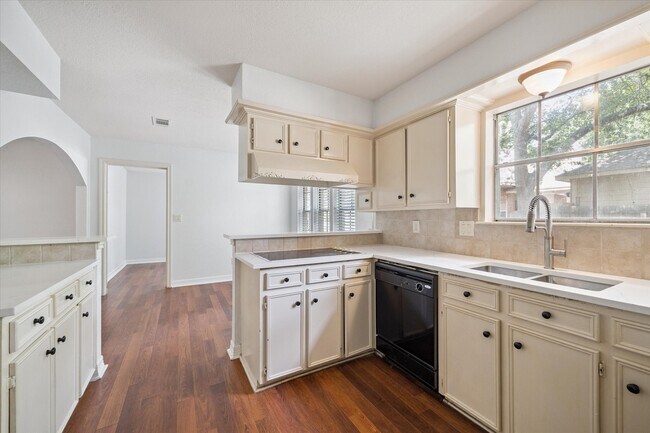 Building Photo - 23906 Northcrest Dr