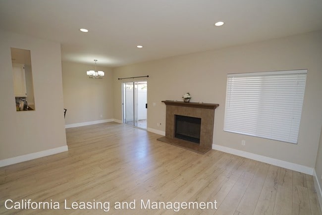 Building Photo - 28105 Bobwhite Cir